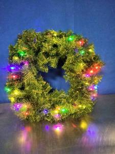 lot 18 image: National Tree Pre-lit 24 Wreath