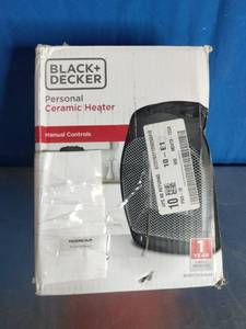 lot 37 image: BLACKDECKER Personal Ceramic Heater.