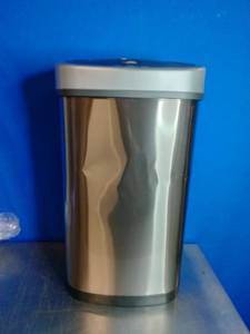lot 51 image: Nine Stars 13.2 Gal  2.1 Gal Motion Sensor Trash Can Combo Set