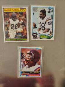 lot 163 image: Ahmad Rashad of the Minnesota Vikings.