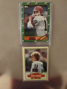 lot 161 image: Two Vintage Football Cards from 1986 Topps