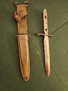 lot 138 image: Vintage WWII Bayonet