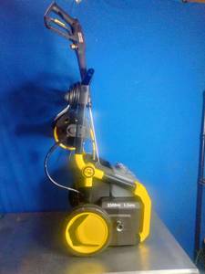 lot 70 image: Krcher K1700 or K1700 Cube electric pressure washer.