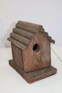 lot 11 image: Rustic Wooden Birdhouse, 6 Inches Tall