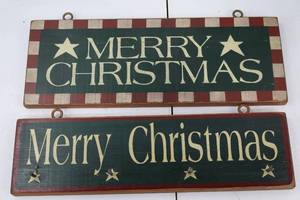 lot 12 image: Pair of Wooden Merry Christmas Signs - Cousin Farm Augusta
