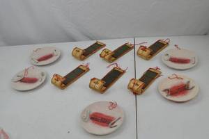 lot 187 image: Vintage Snow Sleds and Speedy Snow Saucer Lot