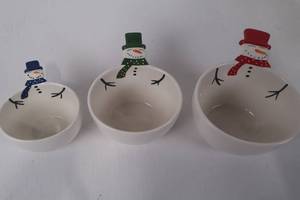 lot 117 image: Pier 1 Imports Snowman Nesting Bowls - Set of 3 Hand-Painted Holiday Earthenware