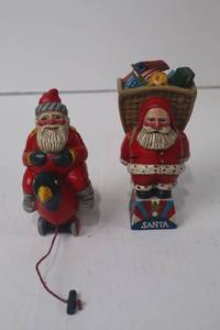 lot 134 image: Patriotic Santa Figurines, Lot of 2