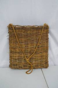 lot 72 image: Vintage Woven Wicker Gathering Basket with Rope Handle