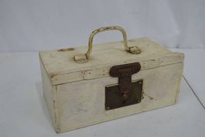 lot 195 image: Vintage White Painted Wooden Lock Box with Metal Handle