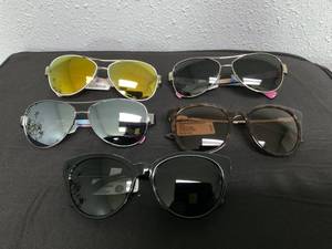 lot 176 image: LOT OF 5 HARDCANDY Sunglasses (May Have Minor Scratches)