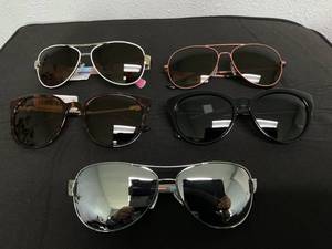 lot 164 image: LOT OF 5 HARDCANDY Sunglasses