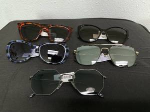 lot 169 image: LOT OF 5 Prive Revaux Sunglasses (May Have Minor Scratches)
