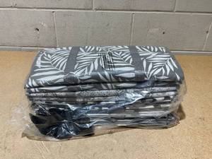 lot 234 image: Improvements 8-pack Savvy Shopper Totes Set