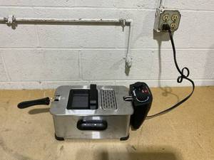lot 141 image: Costway - 3.2 Quart Electric Deep Fryer 1700W Stainless Steel Timer Frying Basket - BlackSilver