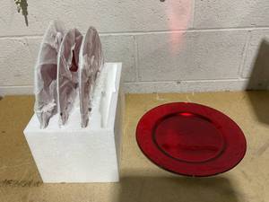 lot 388 image: Set Of 4 Decorative Plates