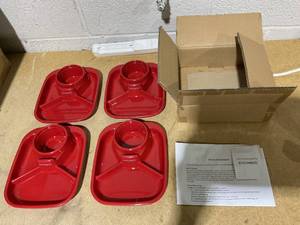 lot 392 image: LOT OF 24 Divided Plate Set of 4 (96 TOTAL)