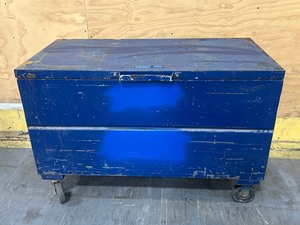 lot 19 image: Heavy Duty Metal Job Site Box on Casters