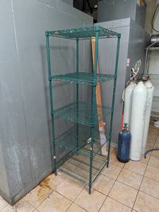 lot 33 image: METRO 4-TIER COMMERCIAL SHELVING