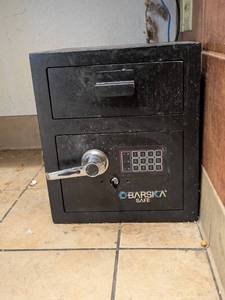 BARSKA SAFE WITH KEY