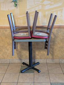 lot 2 image: COMMERCIAL DINING TABLE AND CHAIRS RED