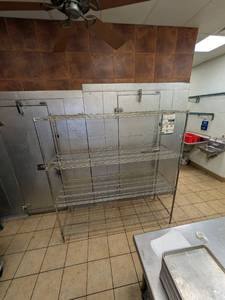 lot 32 image: METRO 4-TEIR COMMERCIAL SHELVING