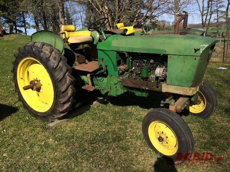 lot 2 image: 1961 John Deer Tractor Model 2010 R