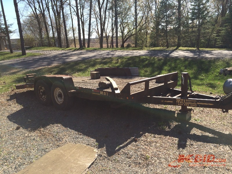 lot 5 image: 2000 Millennium Trailer  MT5