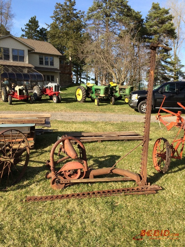 lot 25 image: Ford Series 501  14-93 Sickle Bar Mower