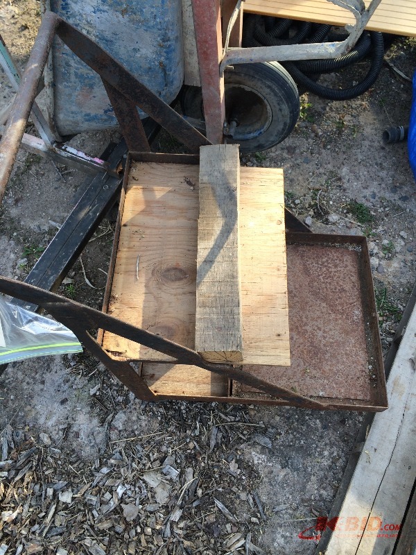 lot 44 image: Storage Rack on Wheels 20 Wide x 25 Long x 32 high