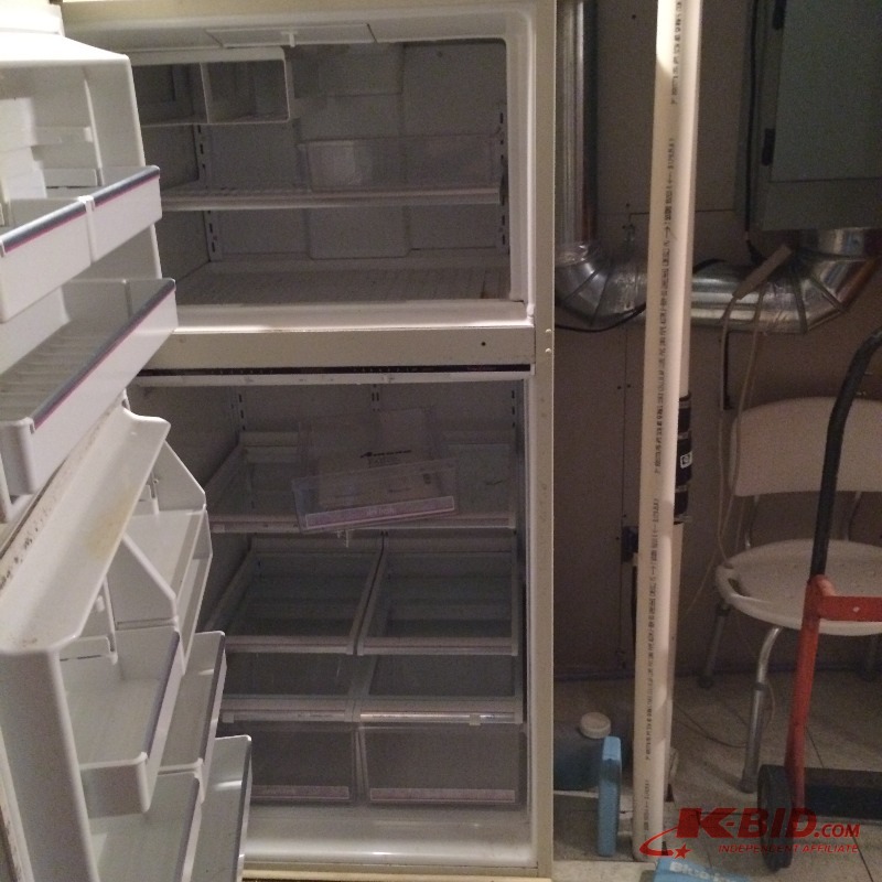 lot 131 image: Amana Refrigerator  Freezer