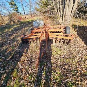 lot 48 image: Allis Chalmers Disc-approx 10ft