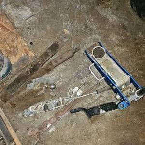 lot 63 image: Floor JackCome A Long