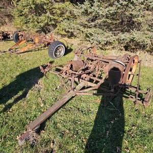 lot 34 image: 2 Row Planter-IH