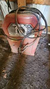 lot 77 image: Lincoln 225 Stick Welder