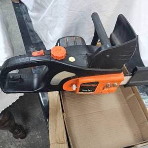 lot 10 image: Remington Versa Saw-RM1635W