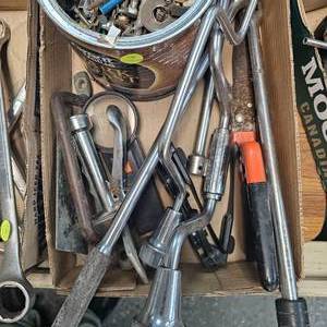 lot 19 image: Speed Wrenches, Air Nozzle, Misc