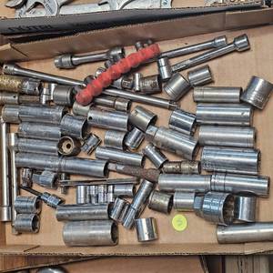 lot 23 image: Assorted 38th Sockets, Etc as pictured