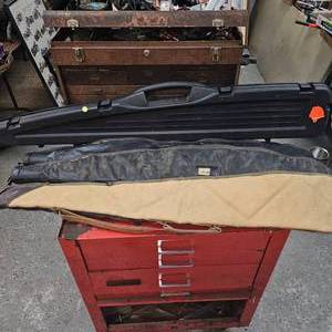 lot 126 image: 4 Gun Cases