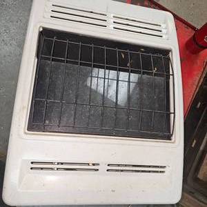 lot 131 image: LP Wall Mounted LP Heater