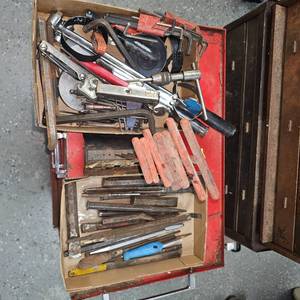 lot 135 image: Lot of Steel Chisels and Allen Wrenches