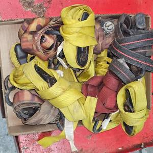 lot 136 image: Lot of 12 Ratchet Straps