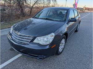 lot 6 image: 2008 Chrysler Sebring LX