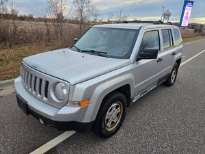 lot 8 image: 2012 Jeep Patriot - Manual