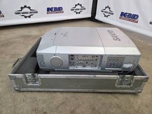 lot 5 image: Sanyo PRO xtraX PLC-XF41 Multiverse Projector with Road Case