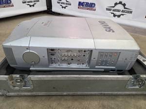 lot 7 image: Sanyo PROxtraX PLC-XF41 Multimedia Projector with Flight Case and Remote