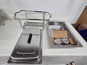 lot 27 image: Stainless Steel Chafing Dish Buffet Set