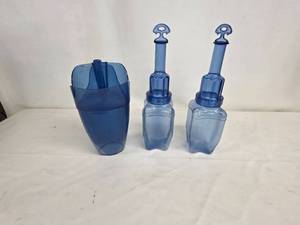 lot 43 image: Rapi-Kool Blue Food Chiller Bottles and Ice Scoop Set