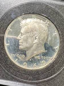 lot 23 image: 1969-S US PROOF KENNEDY HALF DOLLAR IN CASE