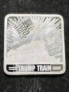 lot 36 image: 1 TROY OZ .999 FINE SILVER TRUMP TRAIN BAR